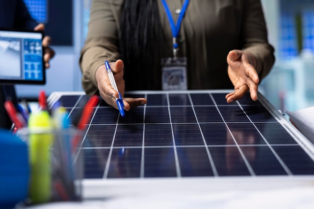 Znaczenie właściwego oznakowania w instalacjach energii słonecznej dla bezpieczeństwa i efektywności systemu