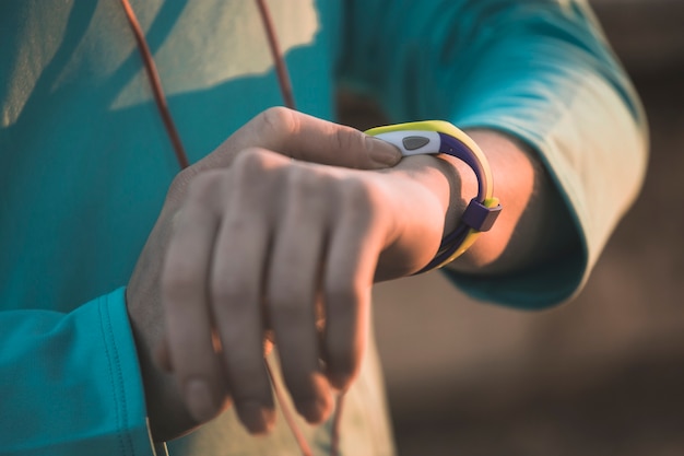 Jak wybrać idealny smartwatch dla aktywnego stylu życia?