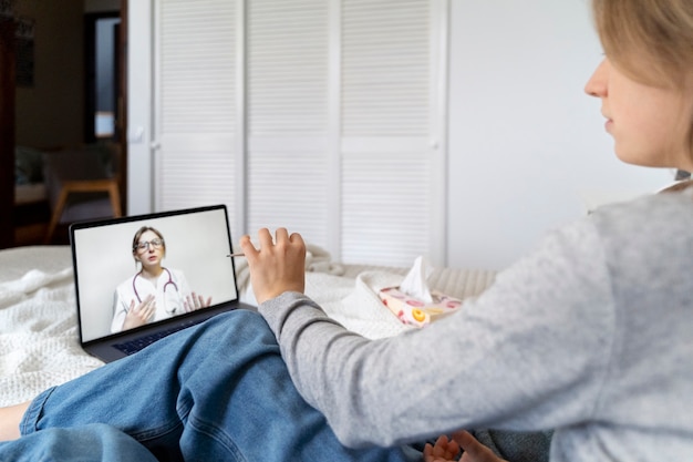 Jakie korzyści niesie ze sobą korzystanie z konsultacji psychiatrycznych online?